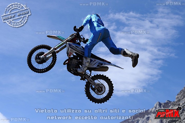 ROB_2530 (Copy).jpg